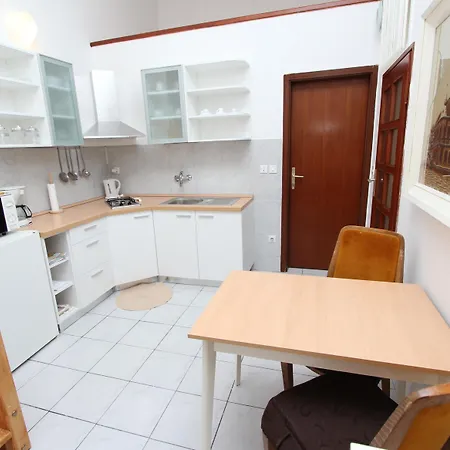 Goga Apartament *
